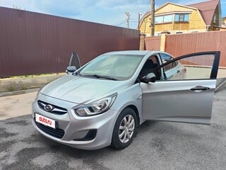 2014 Hyundai Solaris I, серебристый, 850000 рублей, вид 2