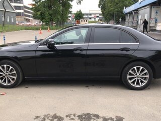 2019 Mercedes-Benz E-Класс 200 d V (W213, S213, C238), чёрный, 3000000 рублей, вид 2