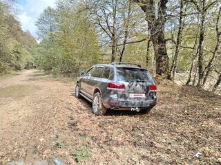 2007 Volkswagen Touareg I Рестайлинг, коричневый, 1300000 рублей, вид 3