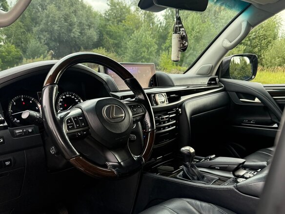2017 Lexus LX 450d III Рестайлинг 2, чёрный, 7150000 рублей - вид 8