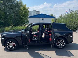 2019 Rolls-Royce Cullinan Black Badge I (Series I), чёрный, 33500000 рублей, вид 2