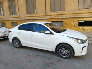 2019 Kia Rio IV, белый, 1200000 рублей, вид 3