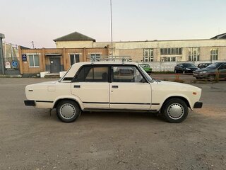 1997 Lada (ВАЗ) 2105, белый, 95000 рублей, вид 4