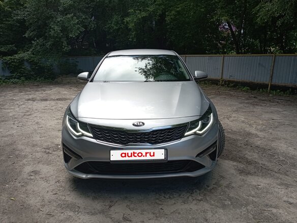 2019 Kia Optima IV Рестайлинг, серый, 2300000 рублей - вид 2