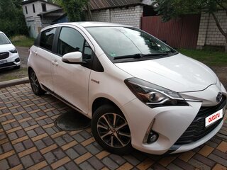 2019 Toyota Yaris III Рестайлинг 2, белый, 1500000 рублей, вид 3