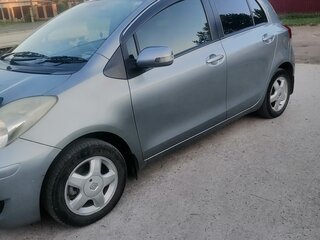 2009 Toyota Vitz II (XP90), серый, 710000 рублей, вид 3