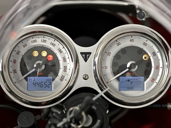 2018 Triumph Thruxton, красный, 899000 рублей - вид 8