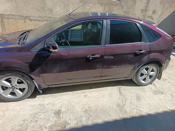 2009 Ford Focus II Рестайлинг, фиолетовый, 530000 рублей - вид 5