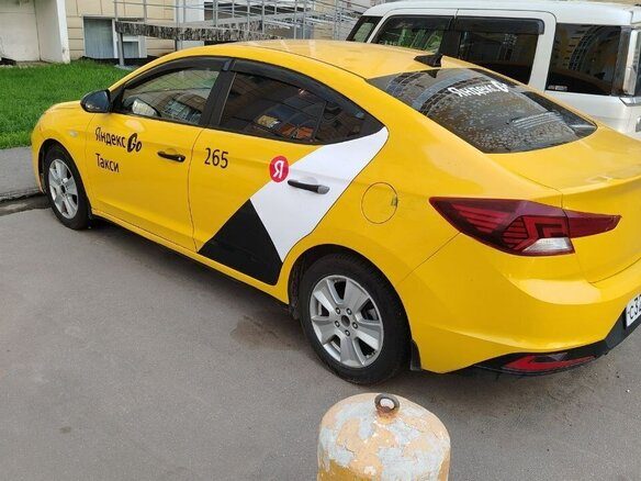 2019 Hyundai Elantra VI (AD) Рестайлинг, жёлтый, 900000 рублей - вид 2