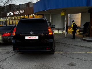 2021 Toyota Land Cruiser Prado 150 Series Рестайлинг 3, чёрный, 5900000 рублей, вид 4