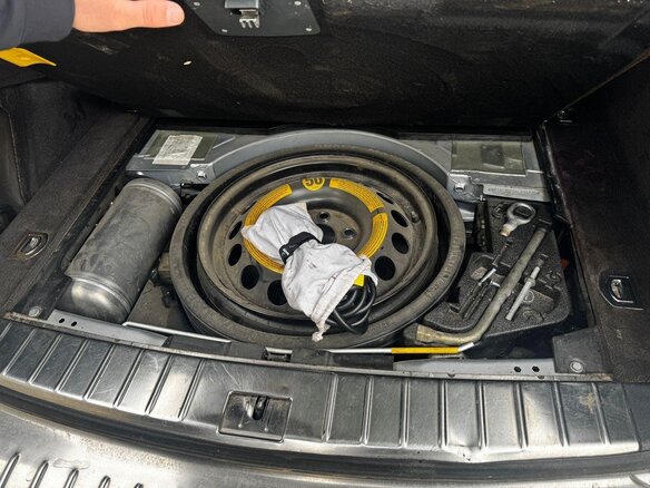 2004 Porsche Cayenne Turbo I (955), серый, 900000 рублей - вид 8