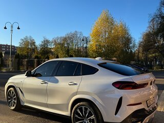 2020 BMW X6 40i III (G06), белый, 6490000 рублей, вид 5