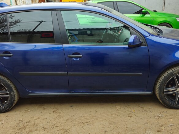 2006 Volkswagen Golf V, синий, 360000 рублей - вид 6