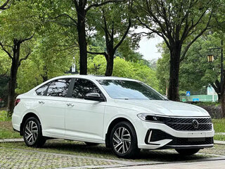 2023 Volkswagen Lavida III Рестайлинг, белый, 1615000 рублей, вид 3