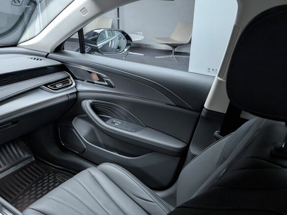 2025 Hongqi H5 II, чёрный - вид 12