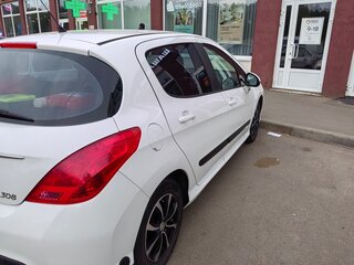 2011 Peugeot 308 I Рестайлинг, белый, 550000 рублей, вид 3
