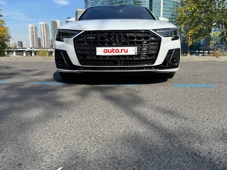 2022 Audi A8 55 TFSI IV (D5) Рестайлинг, белый, 9650000 рублей, вид 3