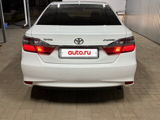 2016 Toyota Camry VII (XV50) Рестайлинг, белый, 2800000 рублей, вид 5