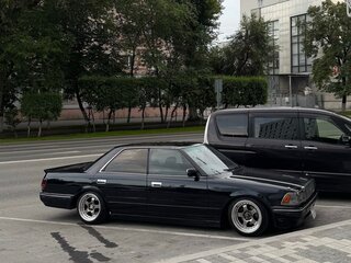 1990 Toyota Crown VIII (S130), синий, 700000 рублей, вид 4