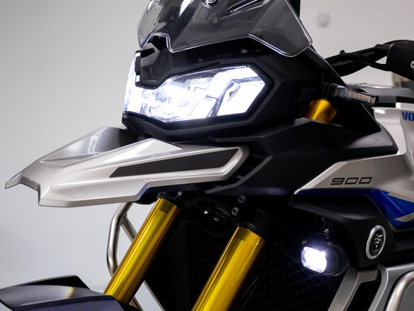 2026 Voge 900DSX, серебристый, 1033000 рублей - вид 10