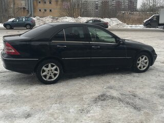 2003 Mercedes-Benz C-Класс 240 II (W203), чёрный, 500000 рублей, вид 3