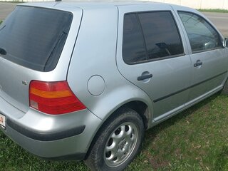2003 Volkswagen Golf IV, серебристый, 425000 рублей, вид 3