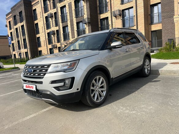 2016 Ford Explorer V Рестайлинг, серебристый, 1790000 рублей