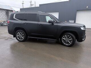 2023 Toyota Land Cruiser 300 Series, чёрный, 12000000 рублей, вид 5