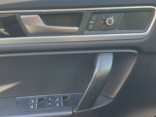 2012 Volkswagen Touareg II, чёрный, 1650000 рублей, вид 3