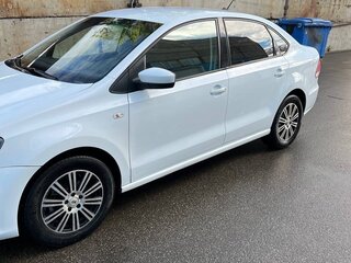 2019 Volkswagen Polo V Рестайлинг, белый, 700000 рублей, вид 4