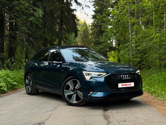 2020 Audi e-tron 55 I, синий, 5800000 рублей - вид 2