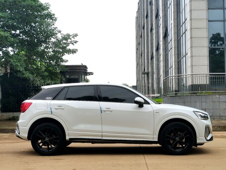 2021 Audi Q2 L 35 TFSI I Рестайлинг, белый, 2066000 рублей, вид 4