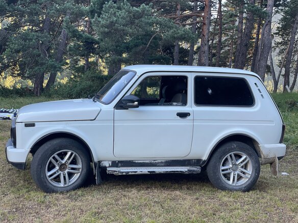 2015 Lada (ВАЗ) 2121 (4x4) I Рестайлинг, белый, 400000 рублей - вид 4