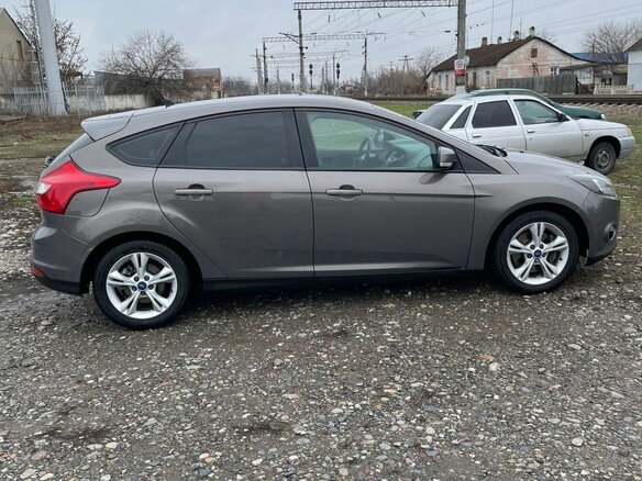 2012 Ford Focus III, коричневый, 890000 рублей - вид 3