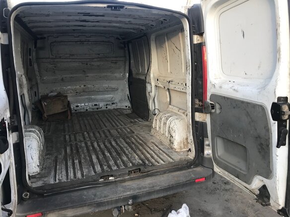2011 Renault Trafic II Рестайлинг, белый, 1000000 рублей - вид 12