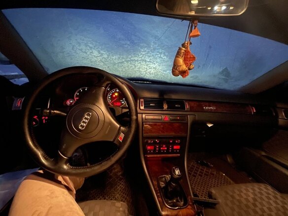 1999 Audi A6 II (C5), серый, 700000 рублей - вид 3