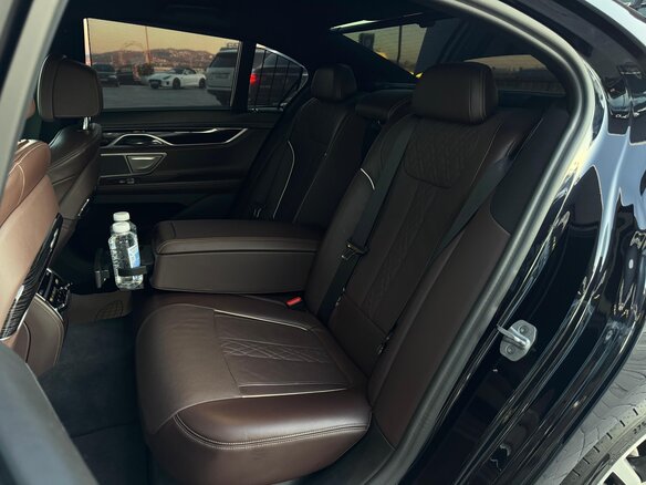 2017 BMW 7 серии 750i xDrive VI (G11/G12), чёрный, 2699999 рублей - вид 21