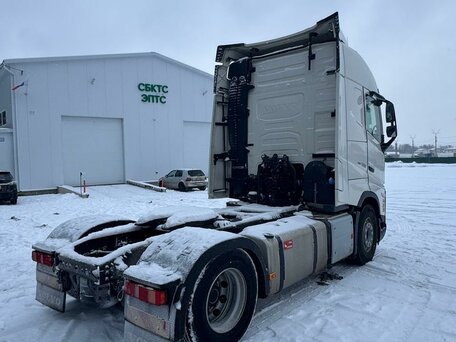 2022 Volvo FH, белый, 13000000 рублей, вид 3