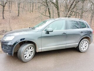 2013 Volkswagen Touareg II, чёрный, 2200000 рублей, вид 2