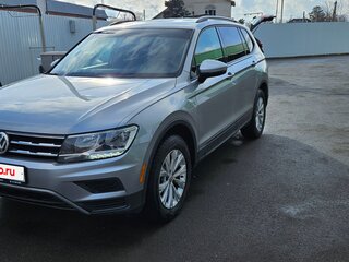 2019 Volkswagen Tiguan Allspace II, серебристый, 2300000 рублей, вид 1