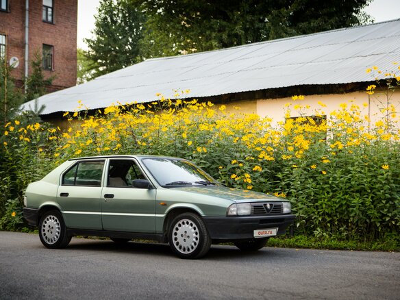 1989 Alfa Romeo 33 I Рестайлинг, зелёный