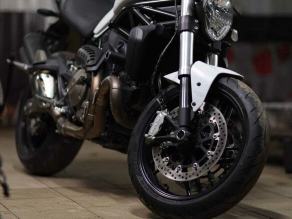 2014 Ducati Monster 821, белый, 599000 рублей - вид 2