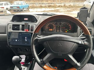 2001 Mitsubishi Pajero iO, белый, 400000 рублей, вид 5