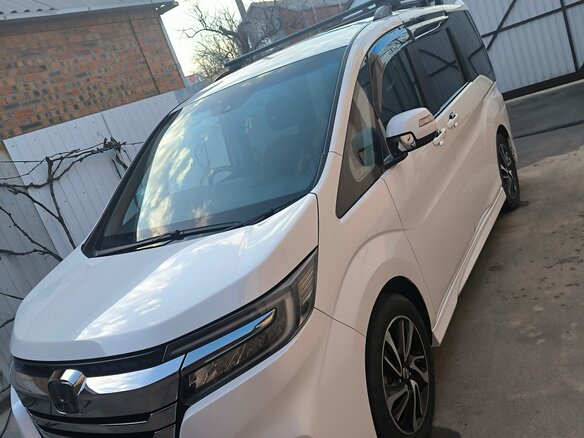 2019 Honda Stepwgn Spada V Рестайлинг, белый, 2375000 рублей - вид 3