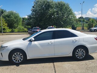 2016 Toyota Camry VII (XV50) Рестайлинг, белый, 1700000 рублей, вид 4