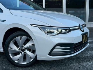 2023 Volkswagen Golf VIII, белый, 1389666 рублей, вид 3