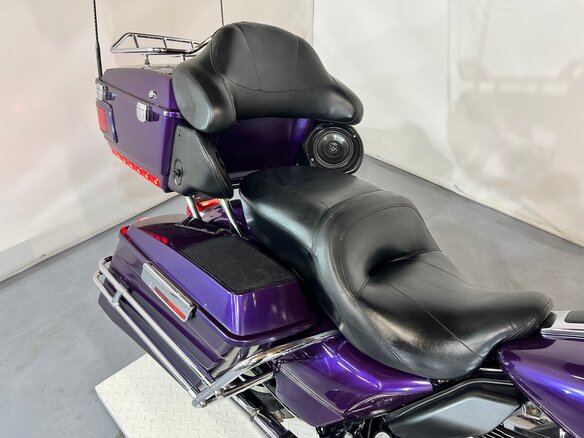 2010 Harley-Davidson Electra Glide, фиолетовый, 690000 рублей - вид 25