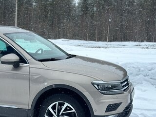 2018 Volkswagen Tiguan II, коричневый, 2800000 рублей, вид 1