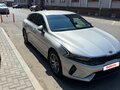 2021 Kia K5 III, серебристый, 2550000 рублей - вид 1