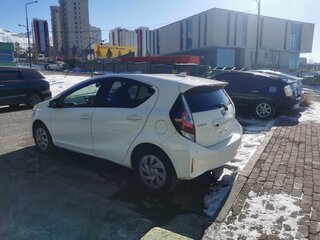 2020 Toyota Aqua I Рестайлинг 2, белый, 1350000 рублей, вид 5